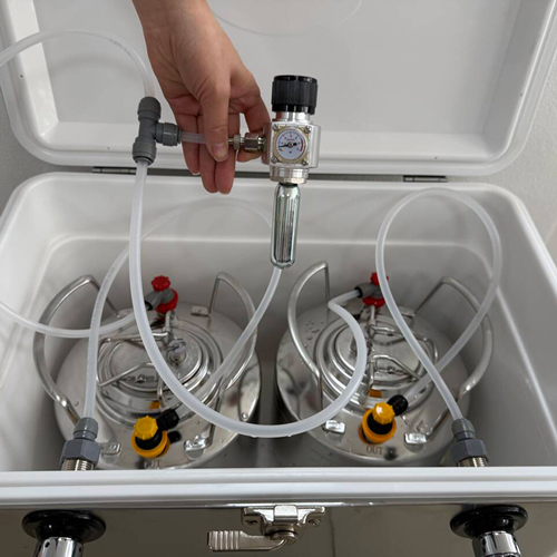 صندوق تبريد / جوكي بوكس مع صنبور من الستانلس ستيل